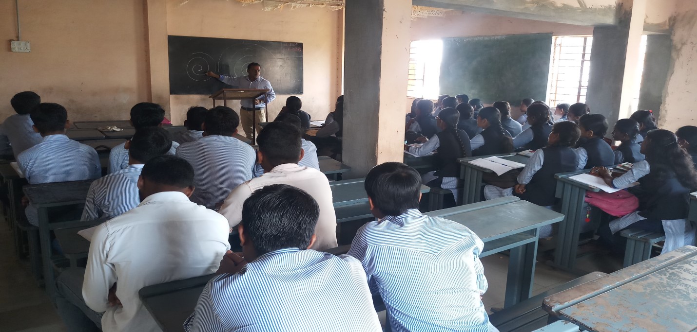 Guest Lecture Delivered by Prof. Salunkhe Sir to Department students ( RR College,Jath)